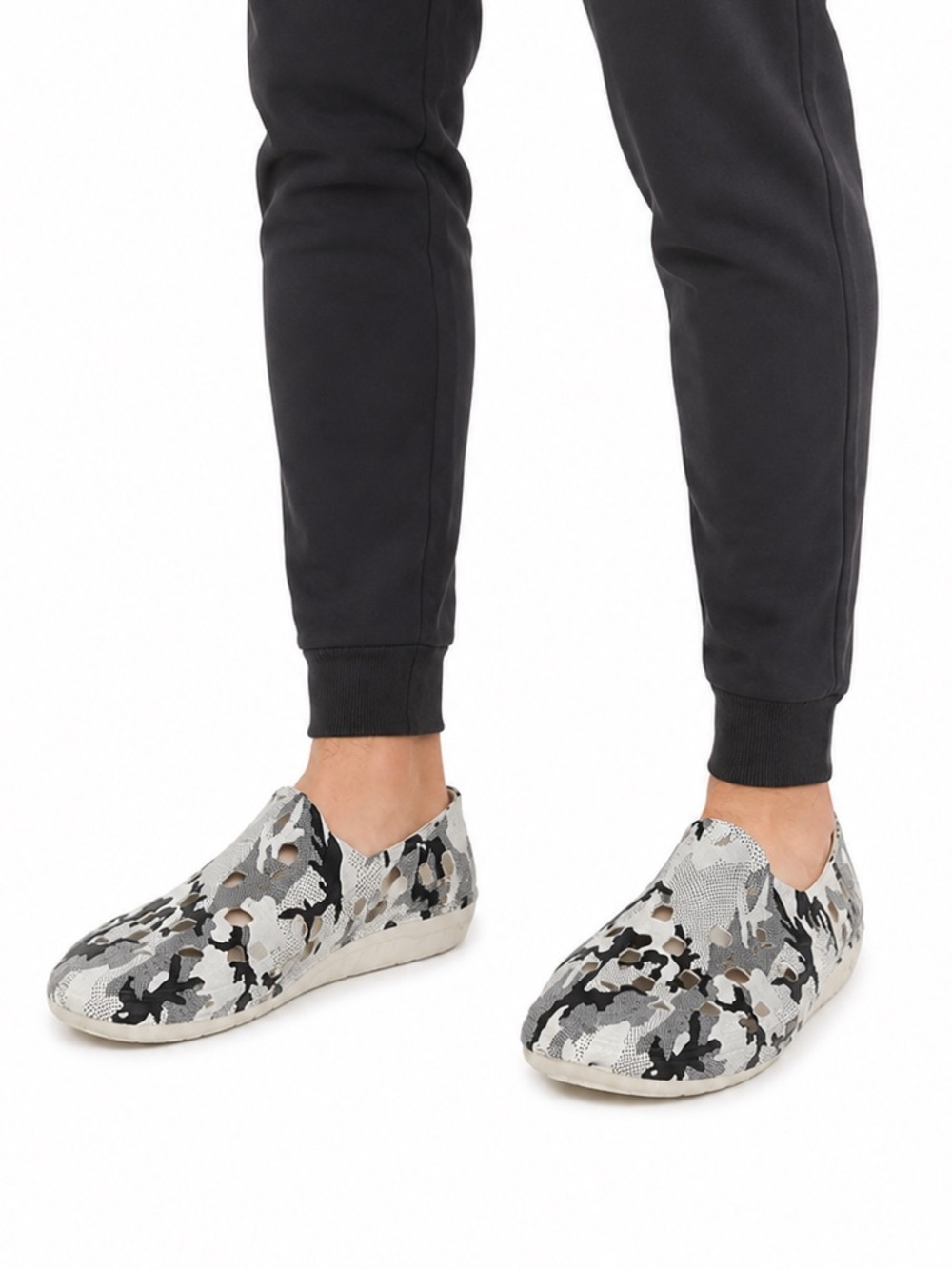 Size 13 Vans Men’s Trek Slip-On EVA Camo Shoes White Black Grey